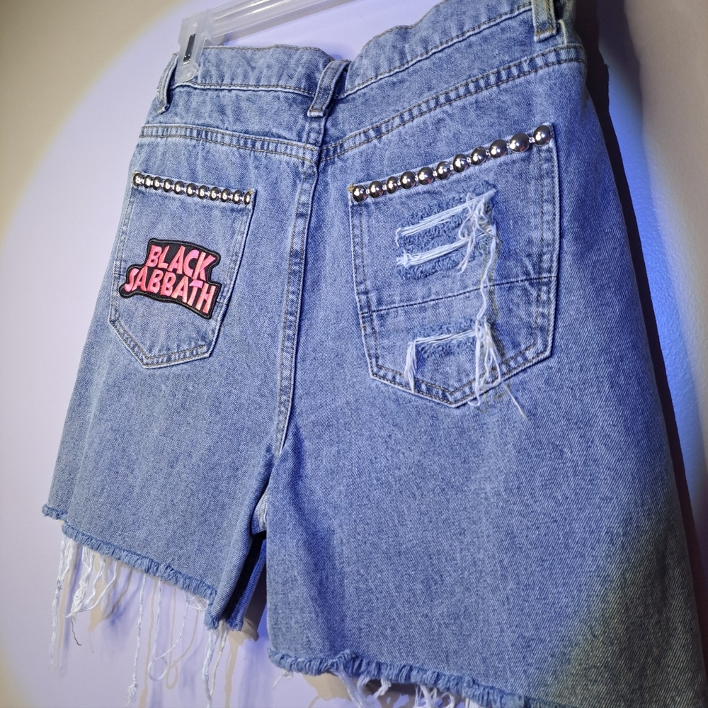 Akira SHORTS - Picture 3 of 5